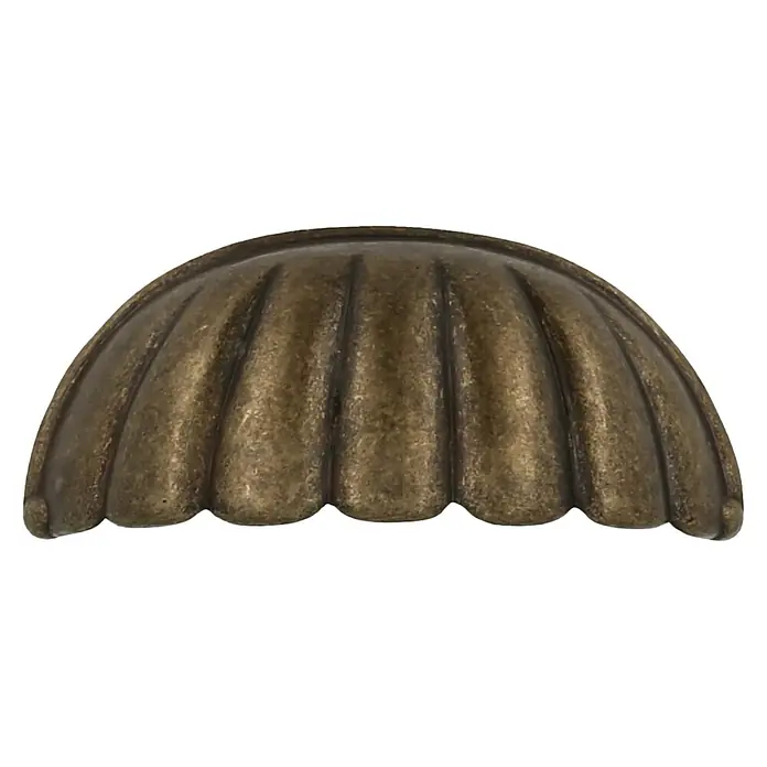 Rei Möbelgriff - Lochabstand: 64 mm, Sonstige, Antikes Messing, L x B x H: 75 x 34 x 20 mm - Gerippter Muschelgriff aus Antikmessing für Möbel.