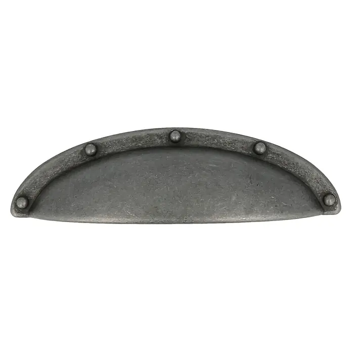 Rei Möbelgriff - Lochabstand: 64 mm, Sonstige, Zinn - Dunkelgrauer, antiker Muschelgriff aus Metall mit Nieten.