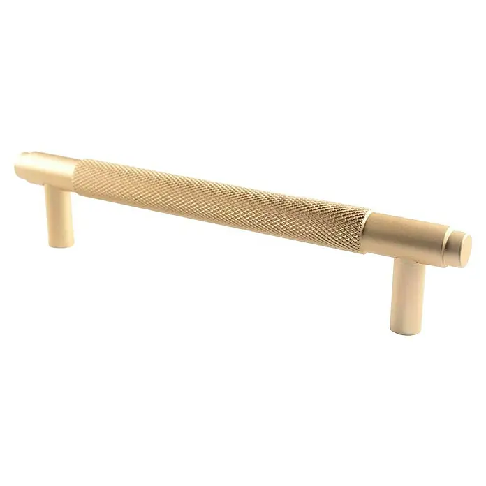 Rei Möbelgriff - Lochabstand: 128 mm, Aluminium, Gold, Trend - Goldfarbener Metallgriff mit gerändelter Mitte und glatten Enden.
