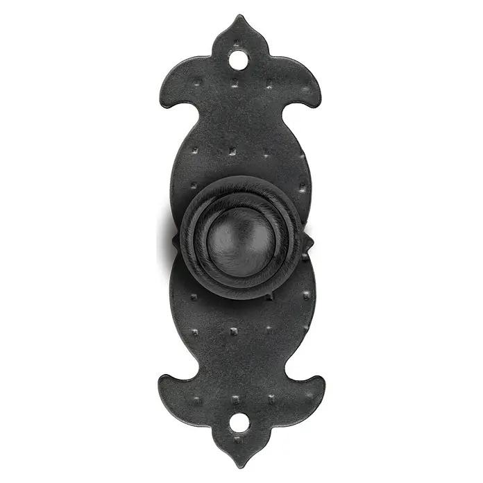 Rei Möbelgriff - Lochabstand: 98 mm, Stahl, Schwarz - Verzierter schwarzer Gusseisen-Türklopfer mit strukturierter Oberfläche und Zierplatte.