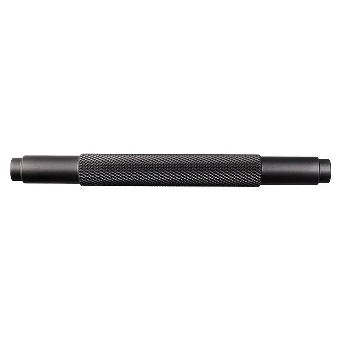Rei Möbelgriff - Lochabstand: 96 mm, Aluminium, Schwarz, Trend - Schwarzer gerändelter Griff mit glatten Enden.