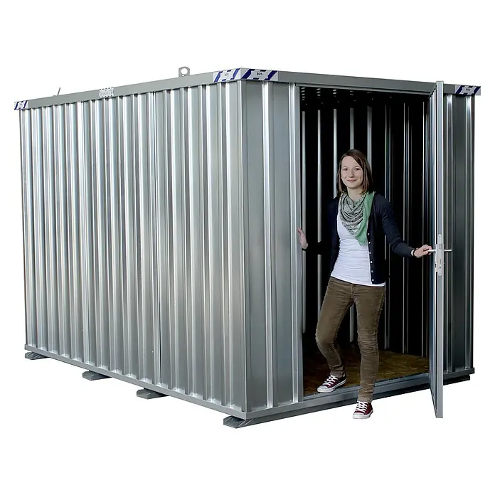 BOS Best of Steel Schnellbaucontainer SC3000+2X2-SE - 2,1 x 2,1 x 2,1 m, Stahl, Einzeltür - Geräumiger Lagercontainer mit einer Person, die die Tür öffnet, ideal für sichere Aufbewahrungslösungen.