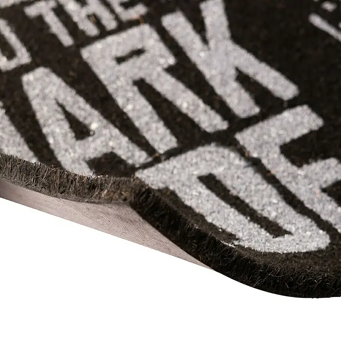 Fußmatte Star Wars - 60 x 40 cm, Welcome to the Dark Side, Material Nutzschicht: Kokos - Schwarze Kokosfußmatte mit weißem "TO THE DARK SIDE" Schriftzug. Nahaufnahme zeigt dicke, raue Textur.