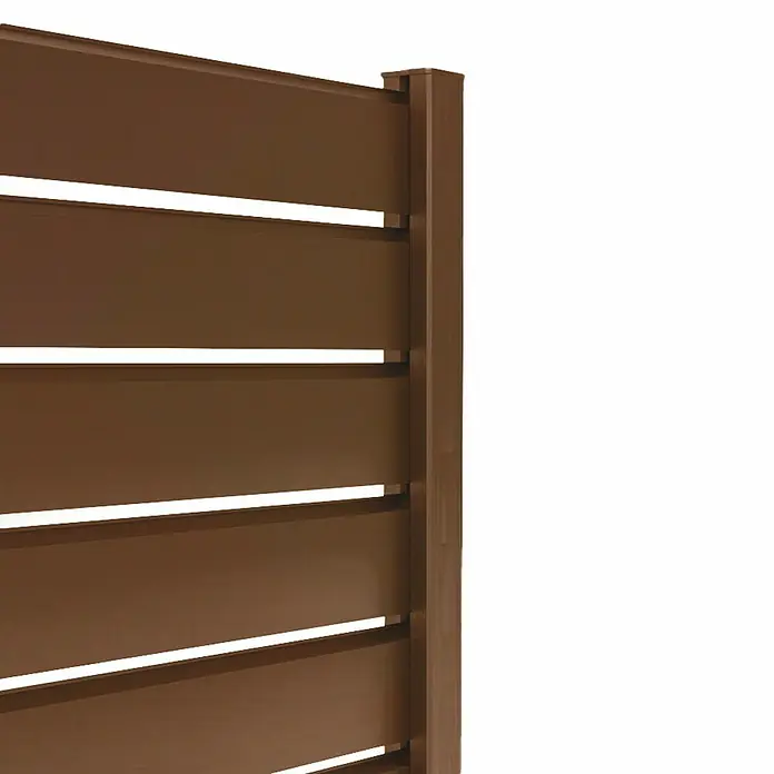 Dioco Smartwall Set de separadores para vallas Persiana - Plástico, Específico para: Vallas Persiana Smartwall, 10 pzs., Óxido - Panel de valla marrón de lamas horizontales con poste vertical.