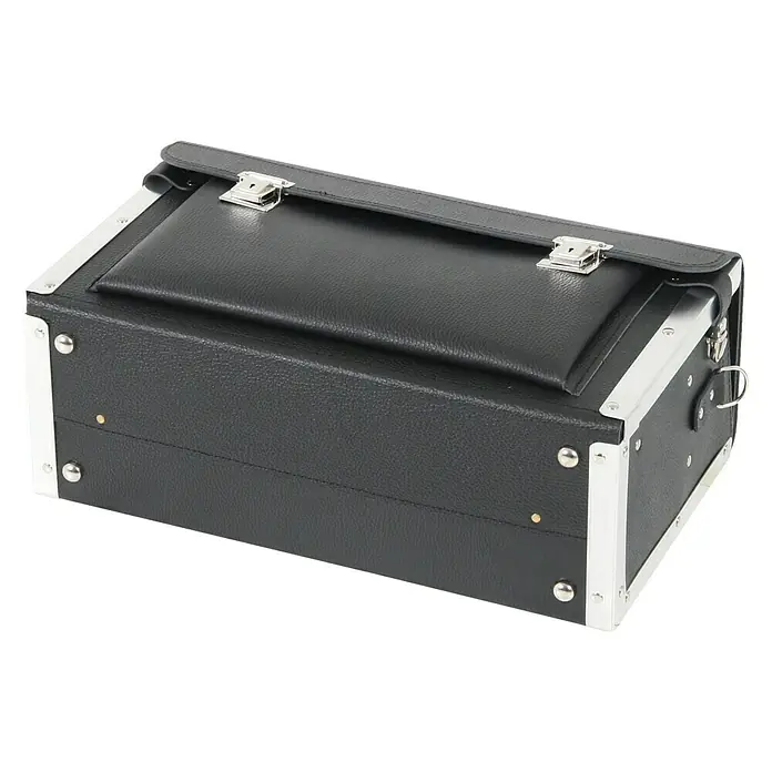 Hepco & Becker Werkzeugtasche Favorit 7163 - Innenmaß: B x T x H: 420 x 150 x 250 mm, Leder, Farbe: Schwarz - Eine detaillierte Nahaufnahme eines schwarzen Aktenkoffers mit silbernen Akzenten und Verschlüssen.