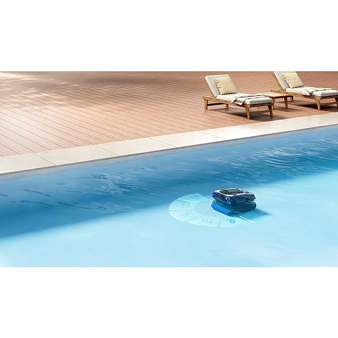 Mova Poolroboter Rover X10 - Akkubetrieben, Passend für: Pools bis 500 m² Grundfäche, Filterleistung: 38.000 l/h - Ein schwarz-blauer Poolroboter im Schwimmbecken, umgeben von einem interaktiven Bedienfeld.