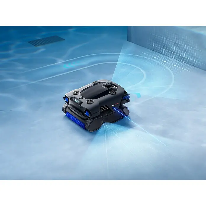 Mova Poolroboter Rover X10 - Akkubetrieben, Passend für: Pools bis 500 m² Grundfäche, Filterleistung: 38.000 l/h - Dunkelgrauer Roboter-Poolreiniger mit blauen Akzenten reinigt einen Pool, sendet Lichtstrahlen aus.