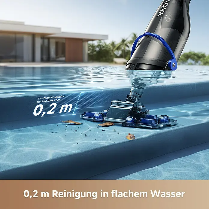 Mova Poolsauger Handler V10 - Akkubetrieben - Schwarzer und blauer Poolreiniger saugt Blätter von flachem Beckenboden, Text zeigt 0,2 m Reinigungstiefe an.