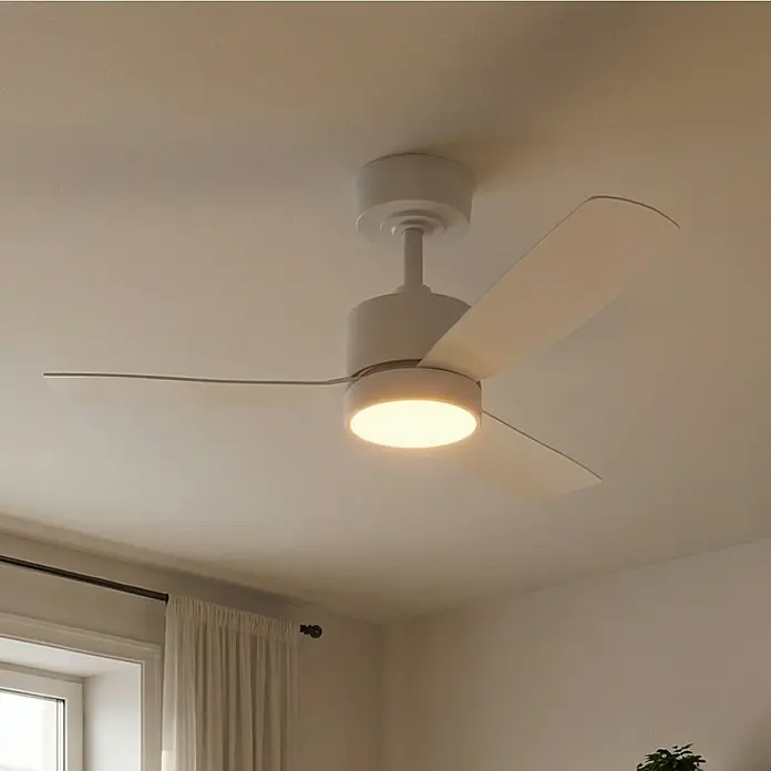 Eglo Deckenventilator Bonassola - Weiß, 91 cm - Weißer Deckenventilator mit drei Flügeln und integriertem warmen Licht, an der Decke montiert.