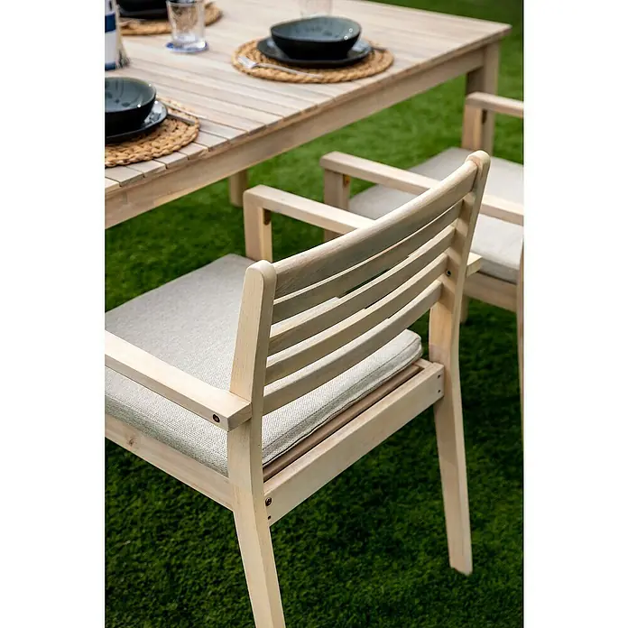 Sunfun Conjunto de muebles Nour mesa rectangular - 7 pzs., Especificación del material, Marrón - Conjunto de comedor exterior de madera clara con cojines grises y vajilla oscura.