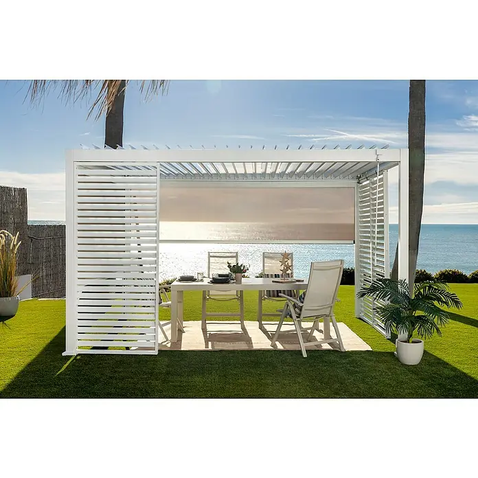 Sunfun Milos Pérgola estándar con laterales - L x An x Al: 294 x 386 x 235 cm, Aluminio, Blanco - Pérgola blanca con paneles de lamas ajustables y toldo retráctil, ofrece sombra para comer al aire libre junto al mar.