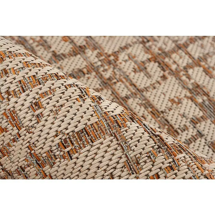 Outdoor-Teppich Fiesta - 150 x 80 cm - Nahaufnahme eines gewebten Textils mit beigefarbenen, orangefarbenen, braunen und hellblauen Fäden, teilweise gerollt.