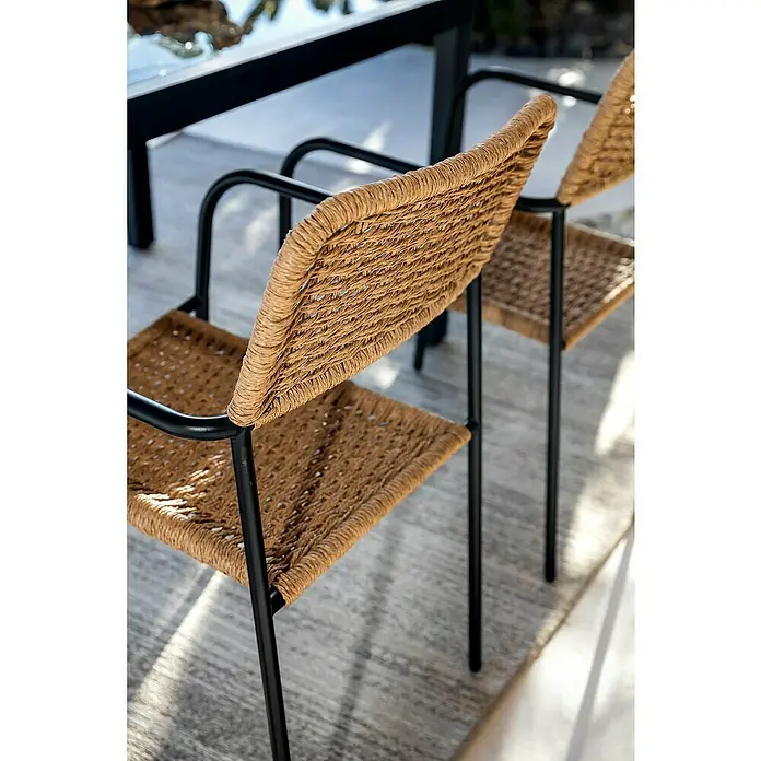 Silla de jardín Spire - 58 x 52 x 84 cm, Marrón, Ratán sintético/Acero - Silla de fibra natural tejida con marco de metal negro, para uso exterior.