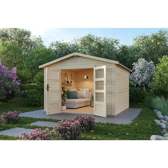 Karibu Gartenhaus Berlo 4 - Außenmaß inkl. Dachüberstand (B x T): 330 x 330 cm, Holz, Natur - Helle Gartenhütte aus Holz mit offenen Türen, innen mit Sofa eingerichtet, umgeben von üppigem Gartengrün und Blumen.