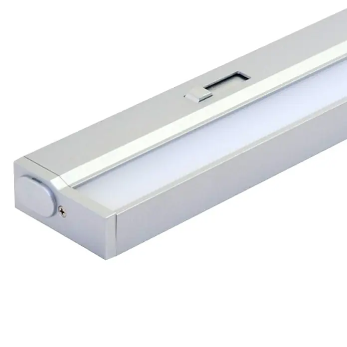 Müller-Licht LED-Unterbauleuchte Conero - L x B x H: 90,9 x 5,3 x 2,9 cm, Lichtfarbe: Neutralweiß, 15 W, Silber - Nahaufnahme einer LED-Unterbauleuchte in Silberoptik mit Schalter und Schraube. Ideal für Küche oder Arbeitsbereich.