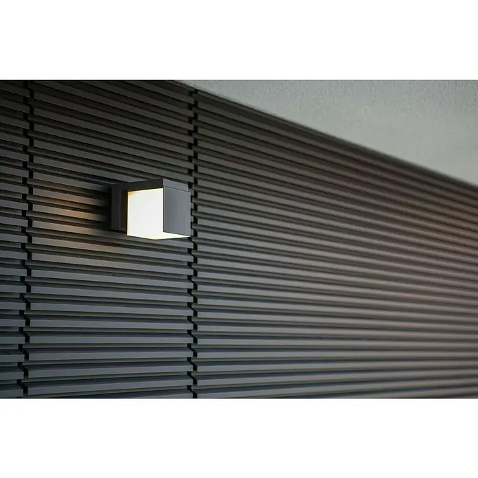 Lutec Aplique de pared LED Cuba - L x An x Al: 116 x 100 x 148 mm, Blanco neutro, Temperatura del color: 4.000 K, 500 lm - Aplique de pared cuadrado gris oscuro con luz cálida, montado en pared de lamas oscuras.