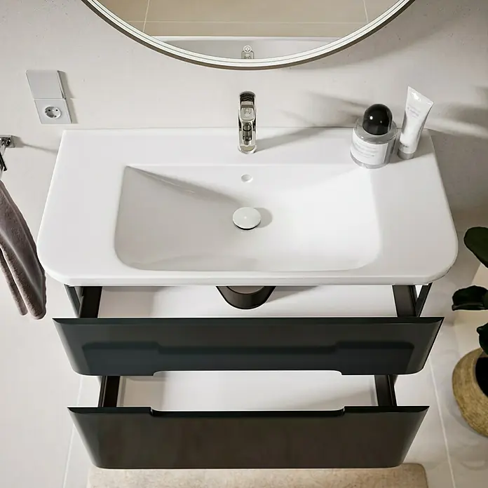 VitrA Sento Badmöbel-Set Sento - 98 cm, Anthrazit, 2 Schubladen - Weißes Waschbecken und dunkelgrauer Waschtischunterschrank mit offenen Schubladen im modernen Bad.