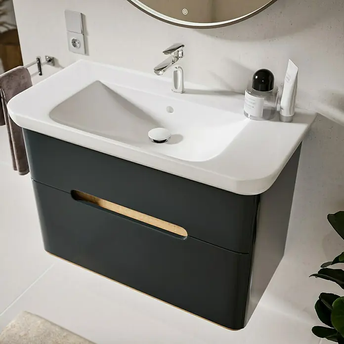 VitrA Sento Badmöbel-Set Sento - 98 cm, Anthrazit, 2 Schubladen - Wandmontierter Waschtischunterschrank mit weißem Keramikbecken und dunkelgrauem Schrank mit Holzgriffmulde.