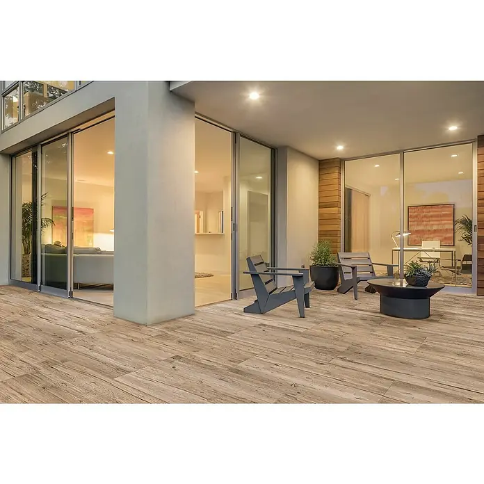 Terrassenfliese Foresta - 40 x 80 x 2 cm, Chiaro, Matt - Hellbraune Holzoptik-Dielen bilden einen einladenden Terrassenboden.