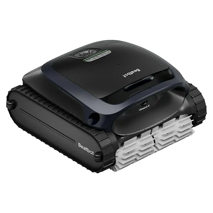 Beatbot Poolroboter AquaSense 2 - Akkubetrieben, Passend für: Pools bis 300 m² Grundfläche, Filterleistung: 20.800 l/h - Dunkelblauer und schwarzer Roboter-Poolreiniger mit Raupenketten, weißen Bürsten und 'Beatbot'-Logo, mit Ultraschall-KI.