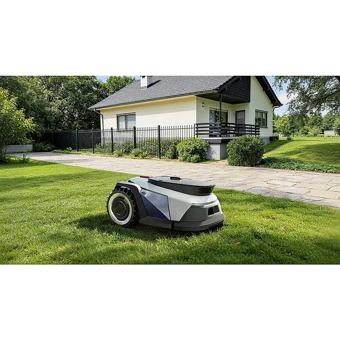 Litheli Mähroboter U20RL500SA - 500 m², Schnittbreite: 20 cm, Kamera-gestützte Navigation - Weiß-grauer Rasenroboter mit dunkelblauen Akzenten und profilierten Rädern auf grünem Rasen neben einem gepflasterten Weg.