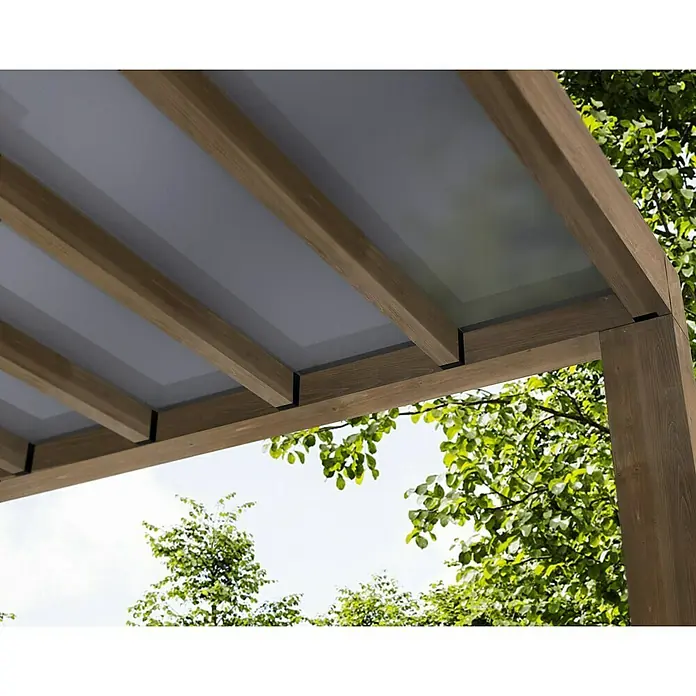 Palram – Canopia Terrassenüberdachung Helsinki - B x T: 535 x 300 cm, Braun - Holzpergola mit grauen Sonnenschutzlamellen, von unten gesehen.