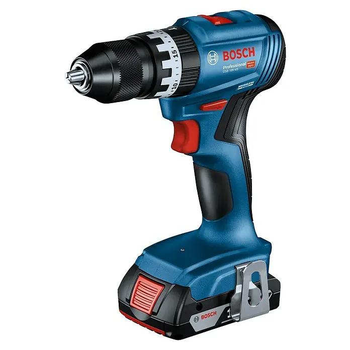 Bosch Professional AMPShare 18V Akku-Schlagbohrschrauber GSB 18V-45 PR - 18 V, 2 Akkus, 45 Nm, Inkl. L-Case Pick & Click, 82 teiliges Zub ehör-Set und 2 Akkus - Blaue und schwarze Bosch GSB 18V-45 Akku-Bohrmaschine mit roten Akzenten und Akku.