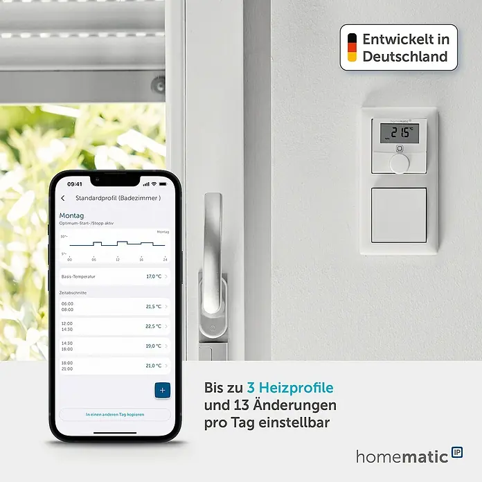 Homematic IP Funk-Raumthermostat HmIP-BWTH24 - Netzbetrieben, 24 V, 54 x 86 x 86 mm - Ein Smartphone zeigt eine Heizungs-App, daneben ein weißer Wandthermostat mit 21,5 °C. In Deutschland entwickelt, sind bis zu 3 Heizprofile möglich.