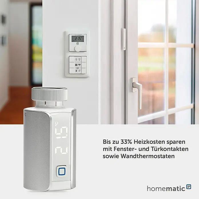 Homematic IP Heizkörper-Thermostat Evo HmIP-eTRV-E-S - Ventilanschluss: M30 x 1,5 mm, Batteriebetrieben, 94 x 53 x 55 mm, Silber - Silber-weißer smarter Heizkörperthermostat, Wandregler und Fensterkontakt im Haus gezeigt.