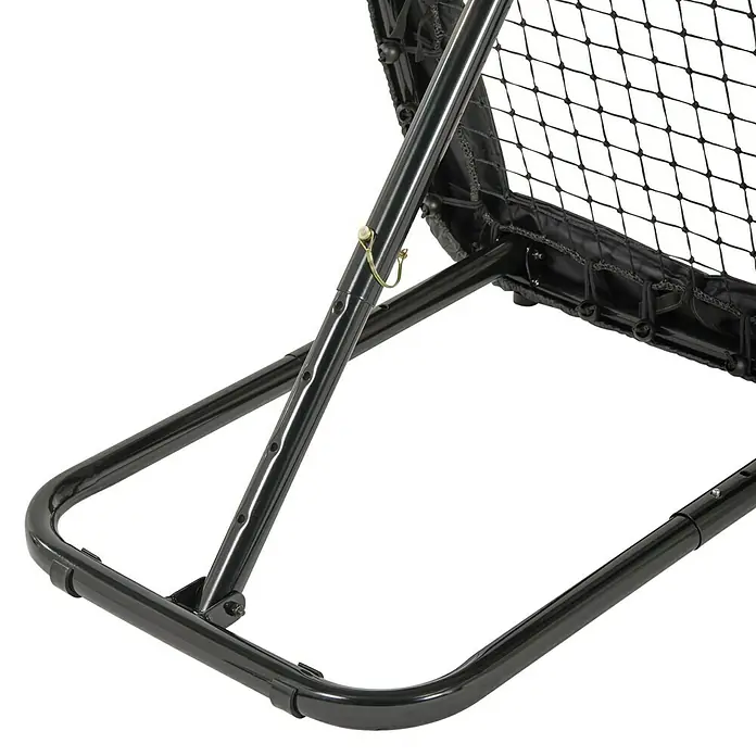 Exit Toys Rebounder Multisport Rebounder - 84 x 84 cm, Schwarz - Nahaufnahme eines schwarzen Metallrahmens und Netzes eines verstellbaren Sportrebounders mit gelbem Einstellstift.