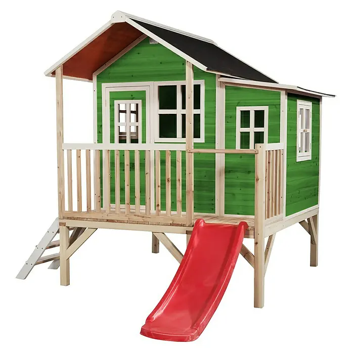 Exit Toys Spielhaus Loft 350 - L x B x H: 322 x 190 x 215 cm, Holz, Grün - Grünes Holz-Spielhaus auf Stelzen mit roter Rutsche und Holzgeländer.