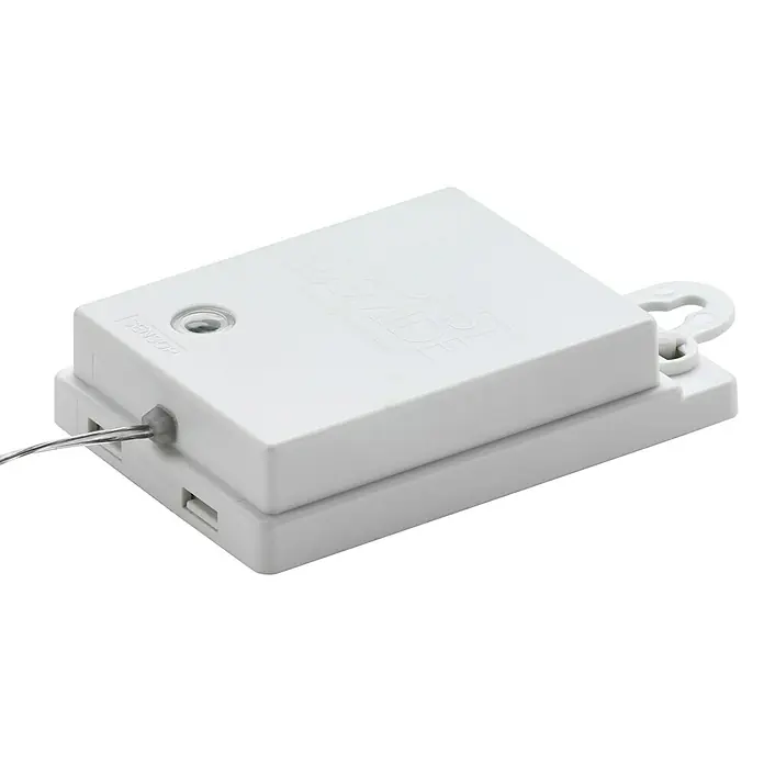 Konstsmide LED-Lichterkette - Außen, Lichtfarbe: Warmweiß, Batteriebetrieben, 1,9 m, Klar - Nahaufnahme eines weißen Temperatur- und Feuchtigkeitssensors mit Kabel und Aufhängevorrichtung.