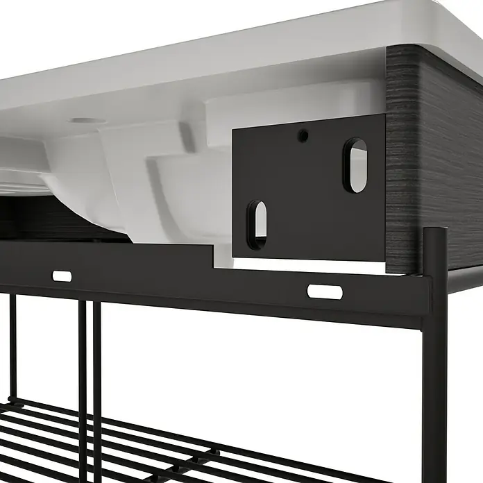 VitrA Equal Badmöbel-Set - Gesamtbreite Badmöbel: 103 cm, Steingrau/Schwarz-Eiche, Matt, 3 -tlg., Mit Gestell - Unteransicht einer weißen Waschtisch-Einheit mit dunklem Holzdekor und schwarzem Metallgestell.