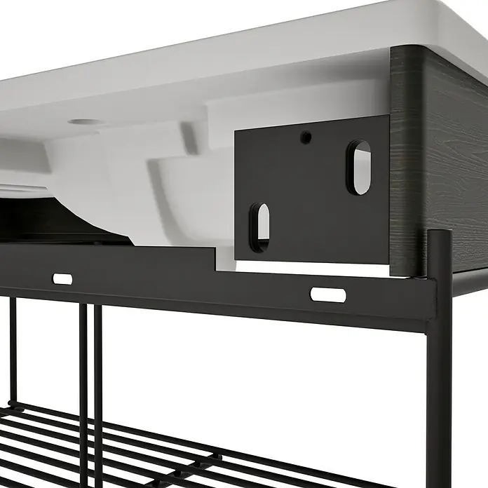 VitrA Equal Badmöbel-Set - Gesamtbreite Badmöbel: 103 cm, Steingrau/Ulme, Matt, 3 -tlg., Mit Gestell - Ansicht von unten einer weißen Spüle und eines dunklen Holzschranks auf einem schwarzen Metallgestell mit Lattenrost.
