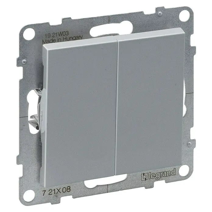 Legrand Suno Conmutador - Aluminio, Montaje en la pared, Modelo de mecanismos: x 2 - Mecanismo interruptor doble plateado Legrand con marco de montaje metálico.