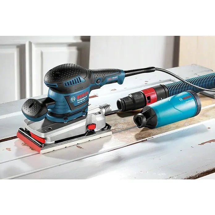 Bosch Professional Elektro-Schwingschleifer GSS 280 AVE - 350 W, 16.000 U/min - 22.000 U/min, Ohne L-Boxx - Blauer und schwarzer Bosch GSS 280 AVE Schwingschleifer mit Staubabsaugungssystem.