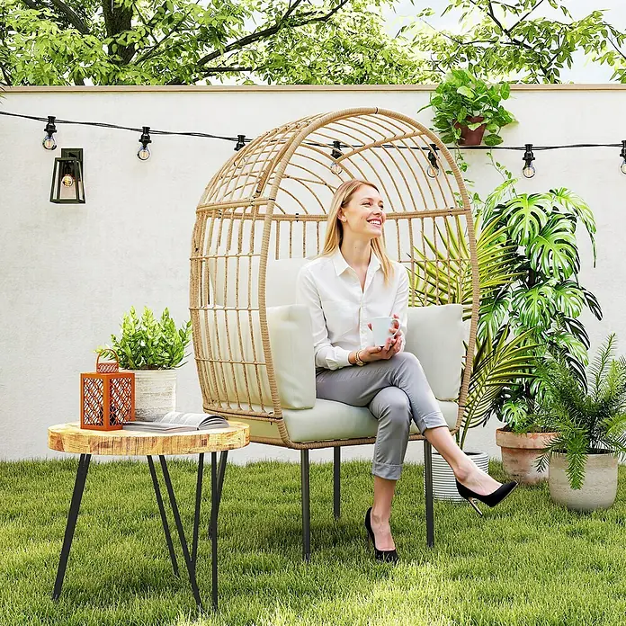 Outsunny Garten-Loungesessel mit abnehmbarem Kissen - PE Polyrattan, Beige, B x T x H: 80 x 80 x 155 cm