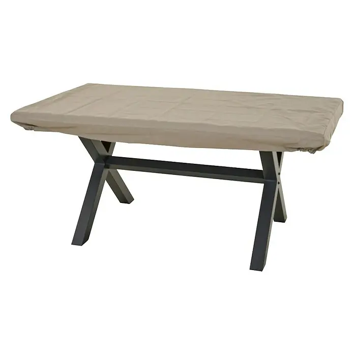 Siena Garden Gartentisch-Schutzhülle PLUS - L x B x H: 160 x 100 x 15 cm, Polyester, TPU laminiert, Beige - Hellbeige Schutzhülle auf einem dunkelgrauen Gartentisch mit X-Beinen.