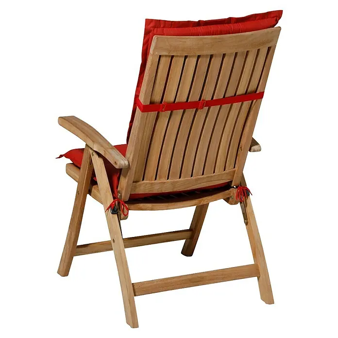 Madison Gartenmöbel-Auflage - Hochlehner, 4 Stk., L x B x H: 123 x 50 x 6 cm, Baumwolle, Polyester, Rot - Rückansicht eines klappbaren Gartenstuhls aus Holz mit leuchtend rotem Kissen und Gurten.