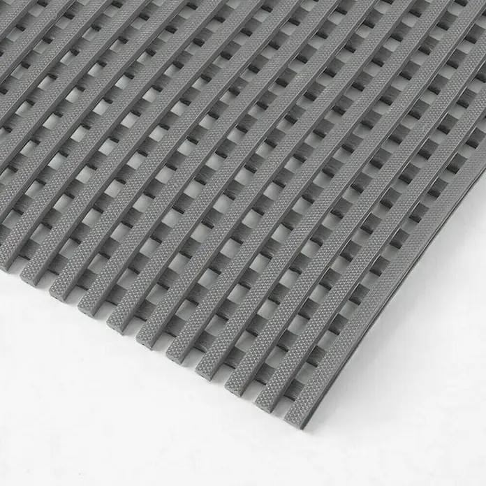 Floordirekt Antirutschmatte Adria - Arbeitsplatzmatte für Nasszonen - Grau - 120 x 450 cm - 450 x 120 cm