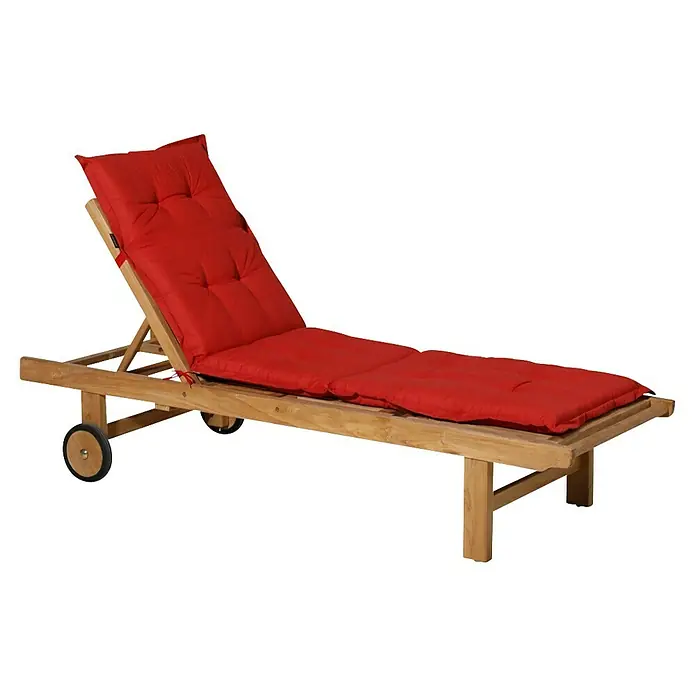 Madison Gartenmöbel-Auflage - Liegenauflage, L x B x H: 200 x 60 x 6 cm, Baumwolle, Polyester, Rot - Hölzerne Sonnenliege mit verstellbarer Rückenlehne und rotem Kissen, mit Rollen für einfachen Transport.