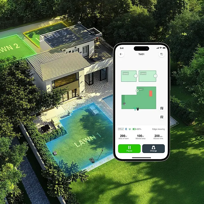 RoboUp Mähroboter T1200 - 1.500 m², Schnittbreite: 20 cm, Kamera-gestützte Navigation, RTK - Smartphone mit Rasenroboter-App, zeigt eine kartierte Immobilie mit mehreren Rasenflächen und den Live-Status des Mähers.