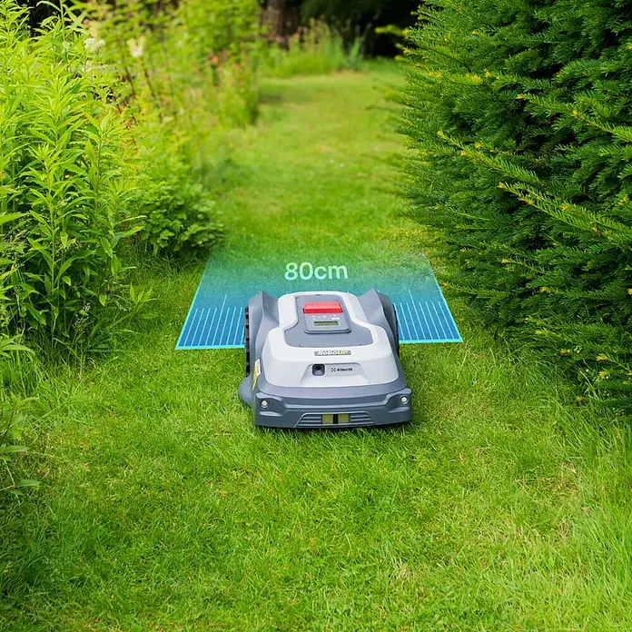 RoboUp Mähroboter T600 - 800 m², Schnittbreite: 20 cm, Kamera-gestützte Navigation, RTK - Grau-weißer Rasenroboter auf grünem Rasen, mit 80cm Mähbreite hervorgehoben.