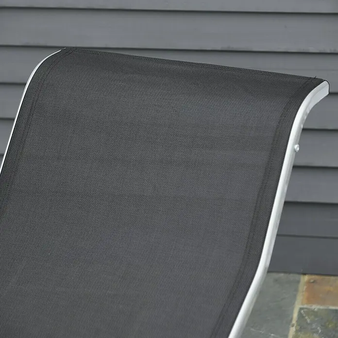 Outsunny Gartenliegen-Set 3-tlg. mit Tisch - Schwarz, Silber, Metall