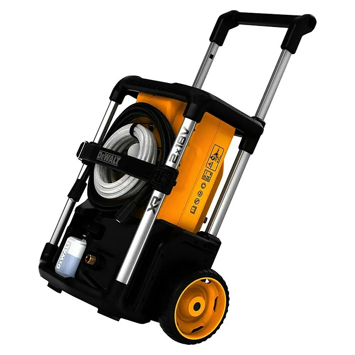 DeWalt XR 18V Akku-Hochdruckreiniger DCMPW1600N-XJ - 18 V, Ohne Akku - Tragbarer DeWalt Hochdruckreiniger in Gelb-Schwarz, mit Ausziehgriff, Rädern, verstautem Schlauch und Reinigungsflasche.