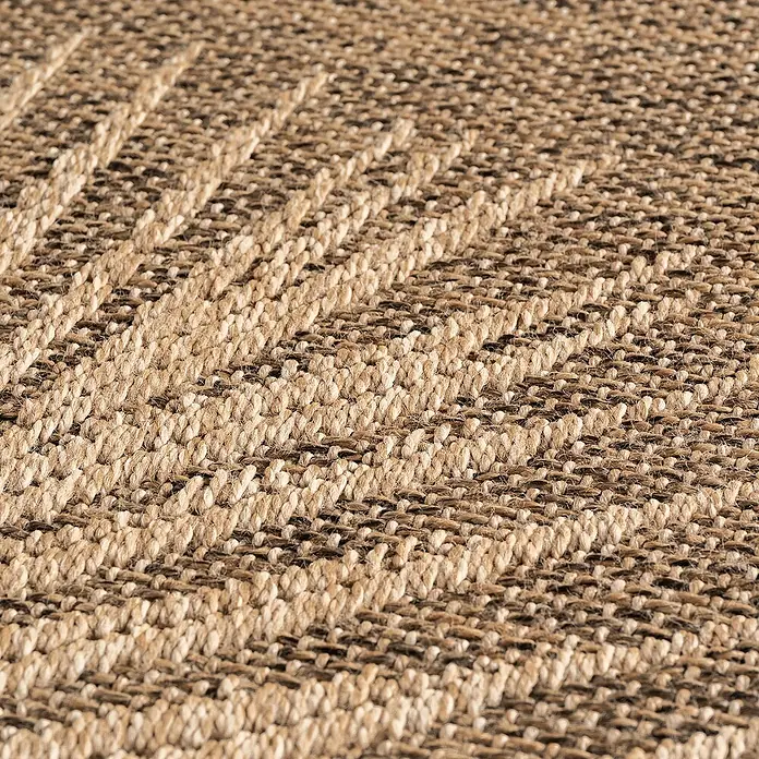 Outdoor-Teppich Timber 1403 - Braun, Durchmesser: 120 cm, 100 % Polypropylen - Gewebter Teppich aus Naturfasern in Beige und Braun mit Streifenmuster.