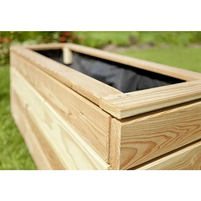 Kiehnholz Macetero para plantas de madera - Dimensiones externas (L x An x Al): 115 x 40 x 43 cm, Madera, Natural - Primer plano de una jardinera de madera con un revestimiento negro, que destaca la veta natural de la madera y los detalles de construcción.