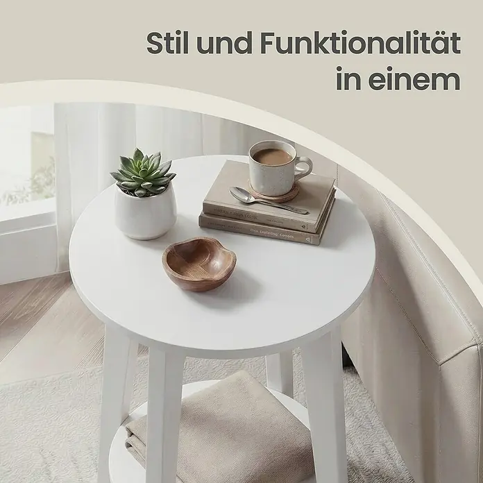 Beistelltisch - Ø x H: 40 x 50 cm, Weiß - Weißer runder Beistelltisch mit zwei Ablagen, mit Sukkulente, Holzschale, Büchern, Kaffeetasse und Decke, in Wohnzimmerkulisse.