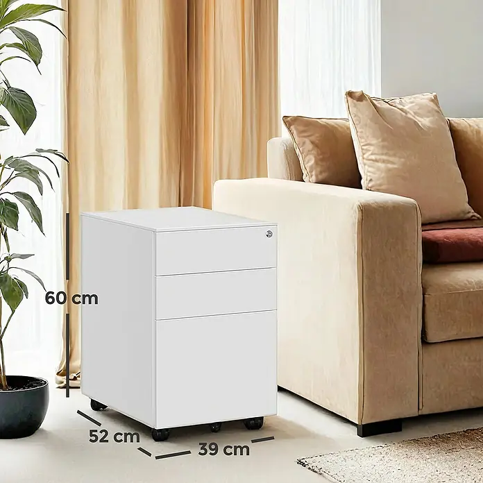Rollcontainer - L x B x H: 52 x 39 x 60 cm, Weiß, Anzahl Schubladen: 3 Stk. - Weißer Rollcontainer mit 3 Schubladen, auf Rädern, neben einem Sofa. Maße: 60x52x39 cm.