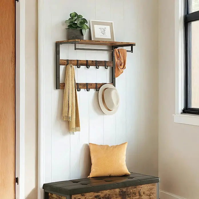 Garderobenpaneel - L x B x H: 30 x 65 x 42 cm, Schwarz/Braun - Rustikale Wandgarderobe mit Ablage und Haken, über einer Aufbewahrungsbank platziert.